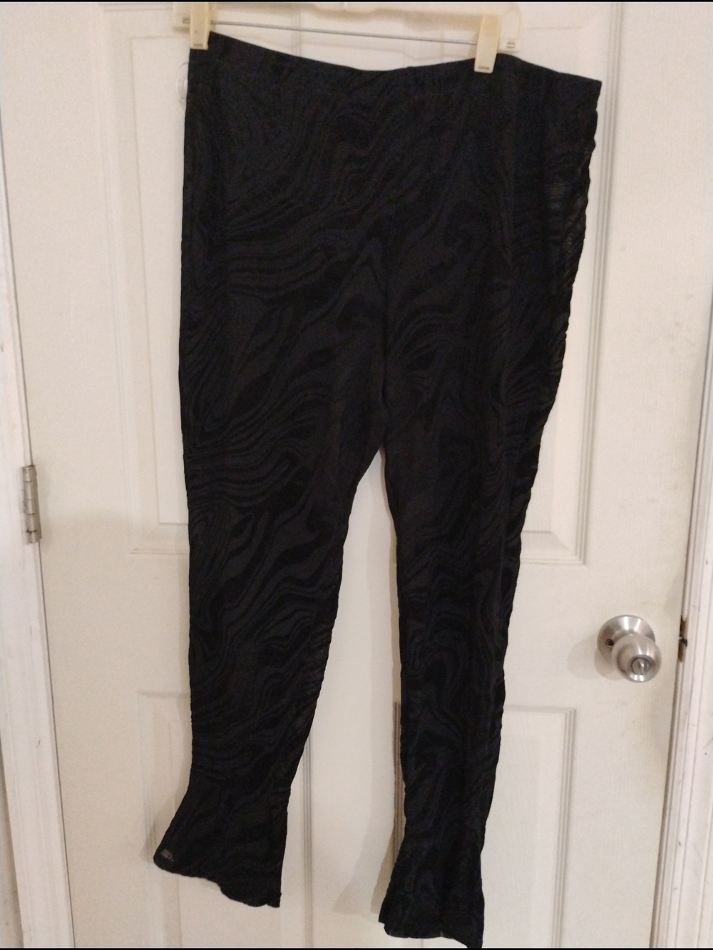 SHEIN Black Textured Sheer Skinny Pants with Subtle Wave Pattern